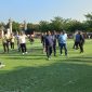 Bupati Majalengka, Eman Suherman, mengaku prihatin melihat kondisi rumput sintetis di kawasan Alun-Alun Majalengka yang mulai mengalami kerusakan. Hal tersebut disampaikan saat kegiatan Geber Jumat, Jumat (29/5/2026). (Foto Istimewa)