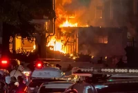 Sekelompok Pendemo Ricuh di Dago Cikapayang, Bakar Pos Polisi, (dok. istimewa)