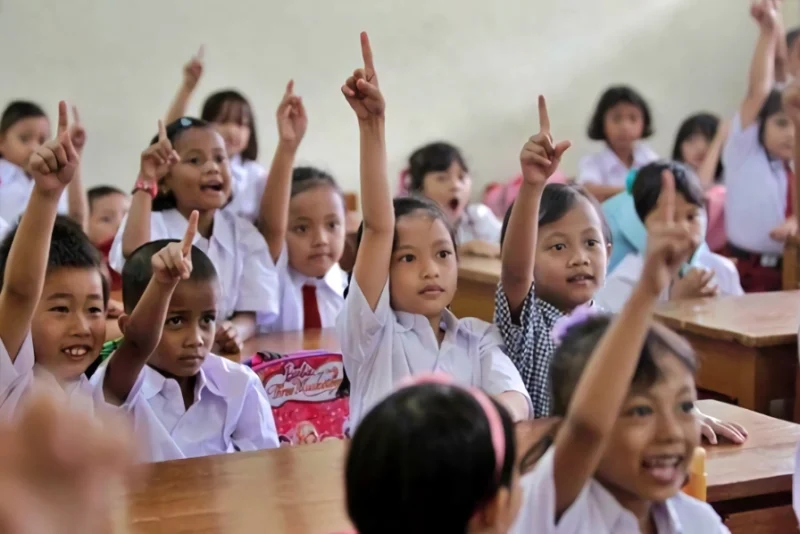 Ilsutrasi Anak Sekolah