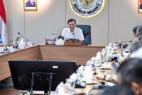 Ketua DEN Luhut Binsar Pandjaitan bertemu dengan jajaran pimpinan Otoritas Jasa Keuangan di tengah tekanan terhadap pasar modal dan keuangan domestik. (Tangkapan layar Instagram @luhut.pandjaitan).
