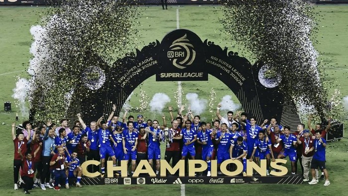 Momen Pemain Persib Bandung merayakan gelar juara Super League 2025/2026. (Foto: Persib Bandung)