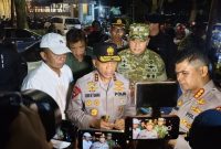 Kapolda Jawa Barat Irjen Pol Rudi Setiawan menjelaskan soal kerusuhan yang dilakukan aksi massa berbaju hitam-hitam di Simpang Tamansari, Kota Bandung, Jumat (1/5/2026) malam