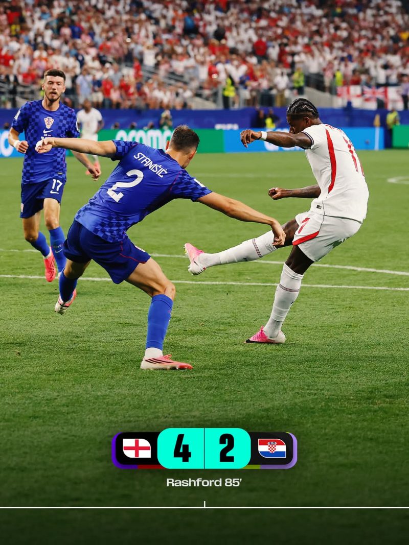 Penyerang Inggris, Marcus Rashford, melepaskan tendangan yang berbuah gol keempat Inggris saat menghadapi Kroasia pada laga Grup L Piala Dunia 2026. Inggris menang 4-2 dan mengawali turnamen dengan raihan tiga poin. (Foto: FIFA World Cup 2026)