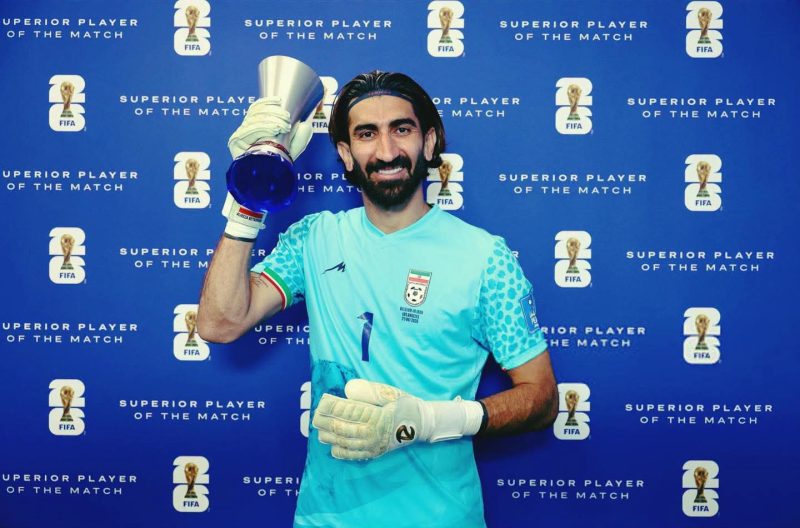 Penjaga gawang Iran, Alireza Beiranvand, melakukan banyak penyelamatan kursial saat menghadapi serangan Belgia pada pertandingan Grup G Piala Dunia FIFA 2026 di Los Angeles, Amerika Serikat, Minggu (21/6/2026). Beiranvand tampil gemilang dan membantu Iran menahan Belgia dengan skor 0-0. (Foto: Soccer News With General)