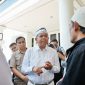 Gubernur Jawa Barat Dedi Mulyadi berdialog dengan masyarakat terkait pelaksanaan Sistem Penerimaan Murid Baru (SPMB) 2026 di lingkungan Dinas Pendidikan Jawa Barat, Kota Bandung. Pemerintah Provinsi Jawa Barat memperpanjang masa pengisian data Pemetaan Calon Murid Baru (PCMB) hingga 11 Juni 2026 untuk memberikan kesempatan lebih luas kepada calon peserta didik mengikuti proses penerimaan. (Foto: Humas Jabar)