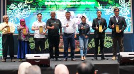Wakil Gubernur Jawa Barat Erwan Setiawan menutup secara resmi West Java International Industry and Trade Expo (WIITEX) 2026 di Summarecon Mall Bandung, Minggu (14/6/2026). Selama tiga hari penyelenggaraan, ajang tersebut mencatat transaksi sebesar Rp25,09 miliar dan menjadi wadah promosi komoditas unggulan Jawa Barat seperti kopi, teh, dan kakao ke pasar global. (Foto: Humas Jabar)