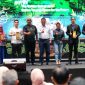 Wakil Gubernur Jawa Barat Erwan Setiawan menutup secara resmi West Java International Industry and Trade Expo (WIITEX) 2026 di Summarecon Mall Bandung, Minggu (14/6/2026). Selama tiga hari penyelenggaraan, ajang tersebut mencatat transaksi sebesar Rp25,09 miliar dan menjadi wadah promosi komoditas unggulan Jawa Barat seperti kopi, teh, dan kakao ke pasar global. (Foto: Humas Jabar)