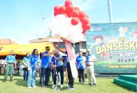 Wakil Gubernur Jawa Barat Erwan Setiawan membuka Turnamen Sepak Bola Usia Dini Danseskoad Cup 2026 di Lapangan Melati Mekar Seskoad, Kota Bandung, Senin (15/6/2026). Turnamen yang diikuti 122 tim kategori U-9 dan U-11 tersebut menjadi ajang pembinaan sekaligus pencarian bibit-bibit pesepak bola muda berbakat. (Foto: Humas Jabar)