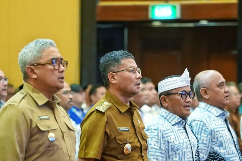 Wakil Gubernur Jawa Barat Erwan Setiawan menghadiri sekaligus membuka Musyawarah Daerah (Musda) XIV BPD GAPENSI Jawa Barat Tahun 2026 di Hotel Aryaduta, Kota Bandung, Senin (15/6/2026). Dalam kesempatan tersebut, Erwan mendorong pelaku jasa konstruksi untuk terus meningkatkan profesionalisme, integritas, dan kualitas pekerjaan guna mendukung pembangunan infrastruktur yang berkelanjutan di Jawa Barat. (Foto: Humas Jabar)