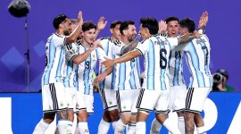 Lionel Messi merayakan salah satu golnya saat Argentina menghadapi Aljazair pada laga Grup J Piala Dunia 2026. Hat-trick yang dicetak sang kapten membawa Argentina menang 3-0 sekaligus menempatkannya di jajaran teratas perburuan penghargaan adidas Golden Boot. (Foto: FIFA World Cup 2026)