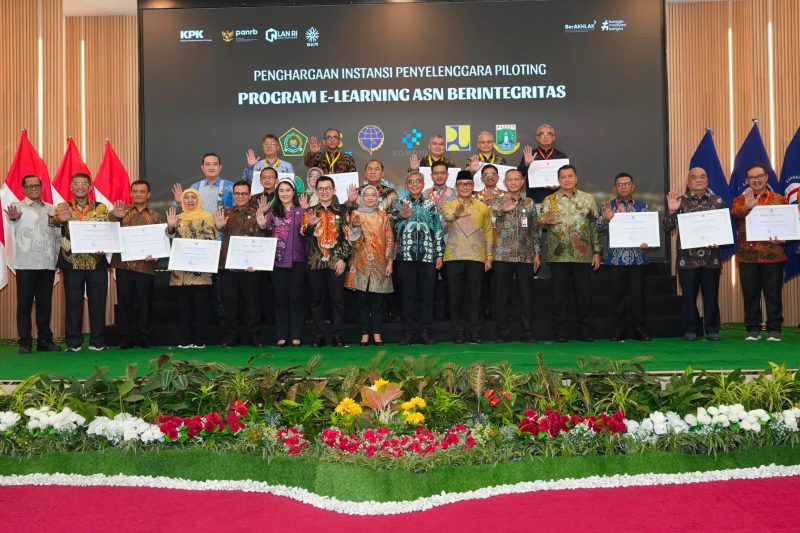 Wakil Gubernur Jawa Barat Erwan Setiawan menghadiri peluncuran Program E-Learning ASN Berintegritas yang KPK gagas di Kantor Lembaga Administrasi Negara (LAN), Jakarta Pusat, Rabu (17/6/2026). (Foto: Humas Jabar)