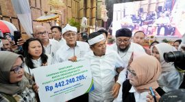 Gubernur Jawa Barat Dedi Mulyadi menghadiri kegiatan Apresiasi Penerima Manfaat BPJS Ketenagakerjaan di Bale Gede Pakuan, Kota Bandung, Kamis (18/6/2026). (Foto: Humas Jabar)