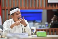 Gubernur Jawa Barat Dedi Mulyadi menyampaikan pentingnya kolaborasi dengan sekolah swasta untuk memperluas akses pendidikan bagi siswa kurang mampu di Jawa Barat. (Foto: Humas Jabar) 