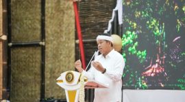 Gubernur Jawa Barat Dedi Mulyadi menghadiri penandatanganan kerja sama antara Dinas Pendidikan Jawa Barat dan 1.015 sekolah swasta di Kota Bandung. (Foto: Humas Jabar)
