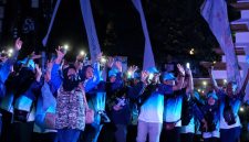 Wakil Gubernur Jawa Barat Erwan Setiawan membuka PORSENITAS XIII dan Pameran Produk Unggulan Daerah KUNCI BERSAMA Tahun 2026 pada rangkaian Welcome Dinner dan Opening Ceremony di Balai Kota Cirebon, Selasa (23/6/2026). (Foto: Humas Jabar)