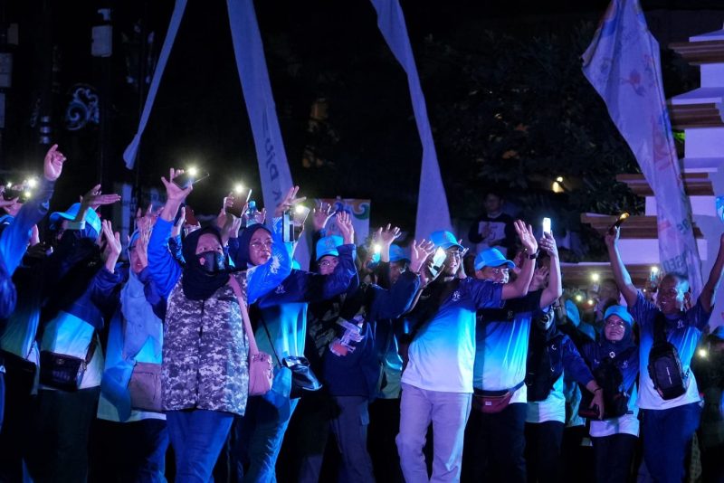 Wakil Gubernur Jawa Barat Erwan Setiawan membuka PORSENITAS XIII dan Pameran Produk Unggulan Daerah KUNCI BERSAMA Tahun 2026 pada rangkaian Welcome Dinner dan Opening Ceremony di Balai Kota Cirebon, Selasa (23/6/2026). (Foto: Humas Jabar)