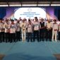 Gubernur Jawa Barat Dedi Mulyadi berfoto bersama pengurus DPC Asosiasi Badan Permusyawaratan Desa Nasional (ABPEDASNAS) Kabupaten Sumedang usai pengukuhan di GOR Tadjimalela, Kamis (25/6/2026). Dalam kesempatan tersebut, Dedi mengajak masyarakat desa menjaga lingkungan dan sumber daya alam. (Foto: Humas Jabar)