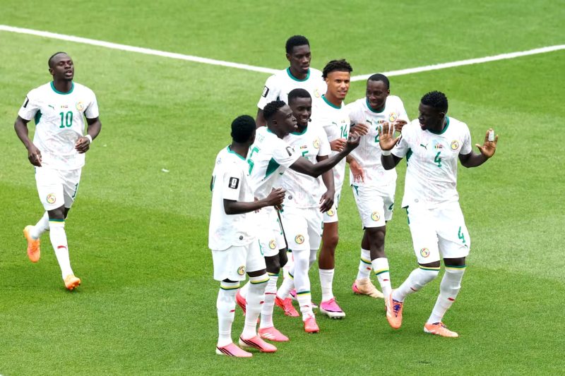 Pemain Senegal merayakan kemenangan 5-0 atas Irak pada laga terakhir Grup I Piala Dunia FIFA 2026 di Toronto Stadium. Hasil tersebut menjaga peluang Singa Teranga lolos ke babak 32 besar. (Foto: FIFA)