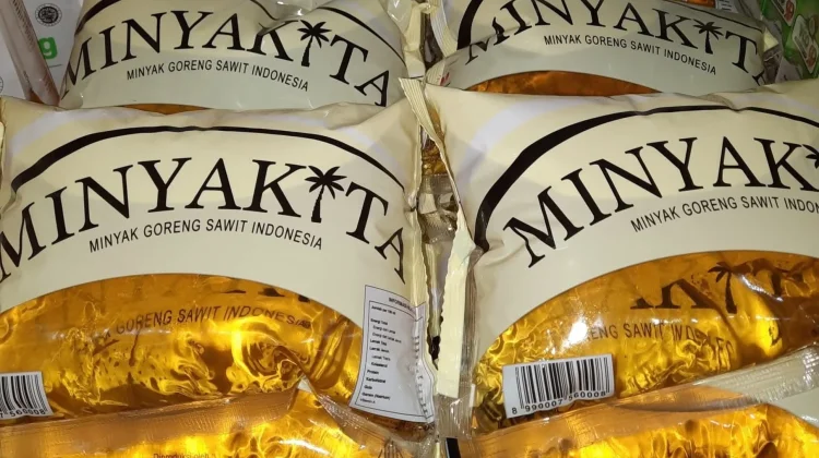 Stok minyak goreng bersubsidi Minyakita menghilang dari sejumlah pasar tradisional di Kota Bandung. Kondisi ini langsung menekan ketersediaan barang di lapak pedagang dan mendorong harga naik melampaui Harga Eceran Tertinggi (HET).