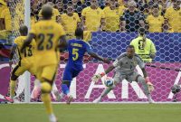 Penjaga gawang Curaçao Eloy Room tampil gemilang saat menghadapi Ekuador pada laga Grup E Piala Dunia FIFA 2026 di Kansas City. Ia mencatat 15 penyelamatan dan membantu Curaçao meraih hasil imbang 0-0. Foto: FIFA.