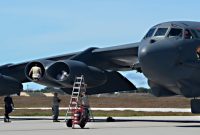 Pesawat pengebom strategis bertenaga jet jarak jauh subsonik B-52 Stratofortress/Net