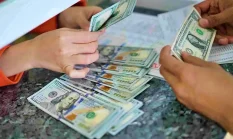Rupiah Ambruk ke Rp18.001 per Dolar AS pagi ini, Ini Pemicu Utamanya