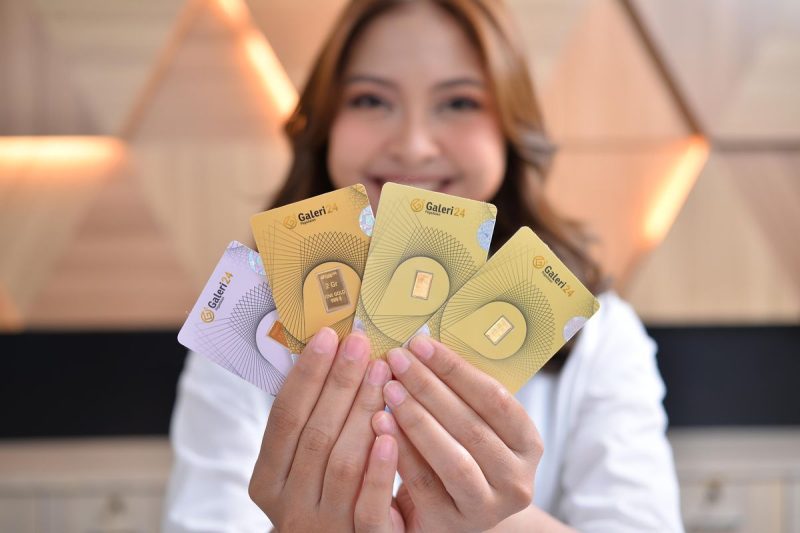 Harga emas di Pegadaian pada Kamis (4/6/2026) masih bergerak stabil. Seluruh produk logam mulia, mulai dari Galeri 24, Antam hingga UBS, mempertahankan harga yang sama seperti perdagangan sehari sebelumnya. (Pegadaian)