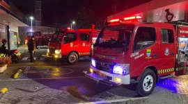 Sejumlah 14 unit mobil pemadam kebakaran diturukan untuk memadamkan kebakaran pesantren di kawasan Dago, Kota Bandung, Sabtu 27 Juni 2026. (Foto: Damkarmatan Kota Bandung) 