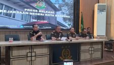 Kejaksaan Negeri (Kejari) Kota Bandung menghentikan penyidikan kasus dugaan penyalahgunaan kewenangan yang sempat menjerat Wakil Wali Kota Bandung Erwin dan anggota DPRD Kota Bandung Rendiana Awangga