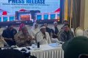 Gubernur Jabar Dedi Mulyadi hadir dalam pressconference kasus penyekapan dan penganiayaan di Mapolda Jabar, Jumat (26/6/2026).
(Istimewa)