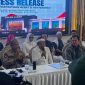 Gubernur Jabar Dedi Mulyadi hadir dalam pressconference kasus penyekapan dan penganiayaan di Mapolda Jabar, Jumat (26/6/2026).
(Istimewa)