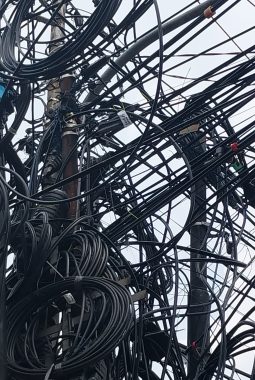 Dedi Mulyadi Targetkan Penataan Kabel Semrawut di Jawa Barat Rampung pada 2027