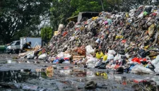 Pemerintah Kota Bandung mencatat sebanyak 35 dari 55 TPS di Kota Bandung mengalami kelebihan kapasitas yang diakibatkan oleh permasalahan yang berada di TPA Sarimukti. ANTARA FOTO/Raisan Al Farisi/foc. 