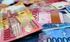 Rupiah Menguat 76 Poin ke Rp17.805, Efek Aturan Baru DHE SDA Mulai Terlihat