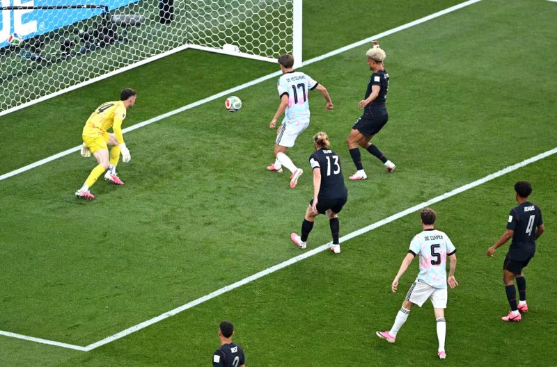 Belgia mengalahkan Amerika Serikat 4-1 pada babak 16 besar Piala Dunia FIFA 2026 di Seattle Stadium, Seattle, Amerika Serikat. Dua gol De Ketelaere membawa Belgia melaju ke perempat final untuk menghadapi Spanyol. Foto: FIFA.