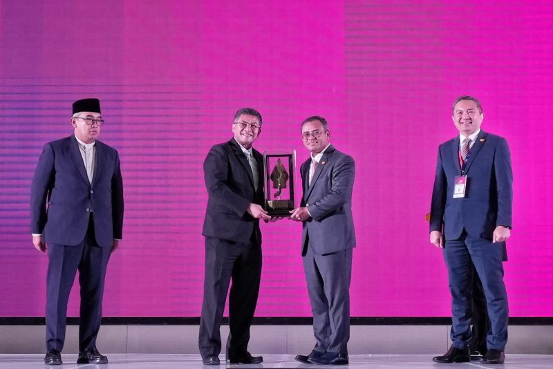 Wakil Gubernur Jawa Barat Erwan Setiawan menghadiri pembukaan Selangor International Business Summit (SIBS@ASEAN) 2026 Edisi Bandung yang mempertemukan pelaku usaha dan pemerintah dari Jawa Barat serta Selangor, Malaysia. (Foto: Humas Jabar) 
