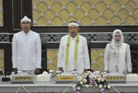 Gubernur Jawa Barat Dedi Mulyadi menghadiri Rapat Paripurna Istimewa DPRD Kabupaten Cianjur dalam rangka Milangkala ke-349 Kabupaten Cianjur di Gedung DPRD Kabupaten Cianjur, Minggu (12/7/2026). (Foto: Humas Jabar)