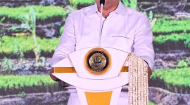 Gubernur Jawa Barat Dedi Mulyadi menghadiri Rapat Paripurna Peringatan Hari Jadi ke-195 Purwakarta dan ke-58 Kabupaten Purwakarta di Gedung DPRD Kabupaten Purwakarta, Senin (20/7/2026). (Foto: Humas Jabar)