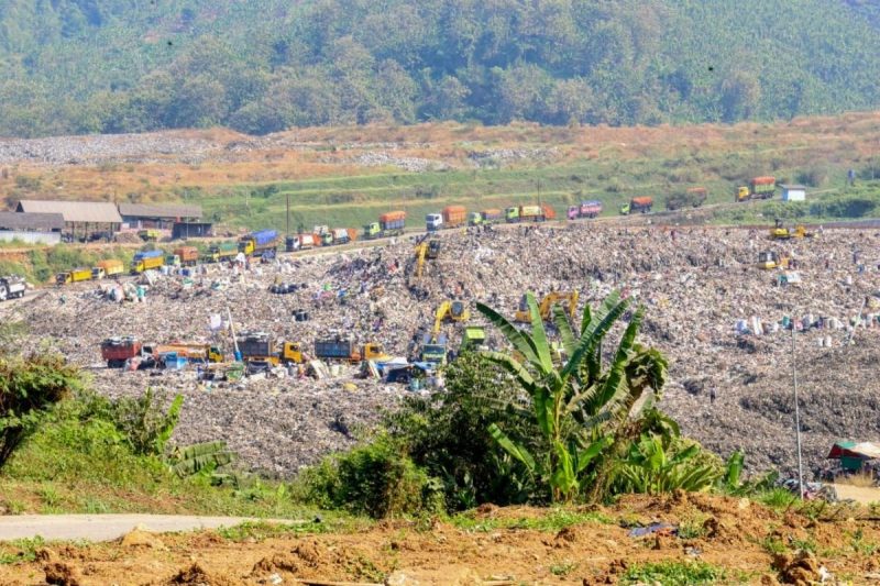 Kondisi gunungan material sisa pembuangan akhir yang terus menumpuk di kawasan TPA Sarimukti, Kabupaten Bandung Barat.(Dok. DPRD Provinsi Jawa Barat)
