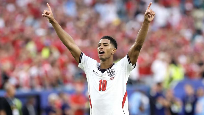 Jude Bellingham merayakan golnya saat Inggris mengalahkan Norwegia 2-1 setelah perpanjangan waktu pada laga perempat final Piala Dunia FIFA 2026 di Miami Stadium, Miami Gardens, Amerika Serikat. Dua gol Bellingham membawa The Three Lions melaju ke semifinal. Foto: FIFA.