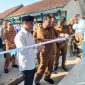 Bupati Majalengka Eman Suherman meresmikan gedung baru SMPN 1 Leuwimunding, Senin (13/7/2026). Gedung tersebut menjadi sekolah pertama di Kabupaten Majalengka yang menerima manfaat Program Bantuan Presiden (Banpres) Tahun Anggaran 2026 untuk sektor pendidikan.