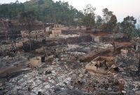 Kebakaran menghanguskan puluhan rumah dan fasilitas lainnya di Kampung Adat Kasepuhan Ciptamulya, Kecamatan Cisolok, Kabupaten Sukabumi, Sabtu (25/7/2026). Berdasarkan data BPBD Kabupaten Sukabumi men- catat ada 51 rumah hangus terbakar, mengakibatkan 51 kepala keluarga atau 159 jiwa terdampak.
