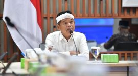 Gubernur Jawa Barat Dedi Mulyadi menyampaikan kebijakan pembangunan infrastruktur dan penguatan konektivitas wilayah Jawa Barat. (Foto: Humas Jabar)