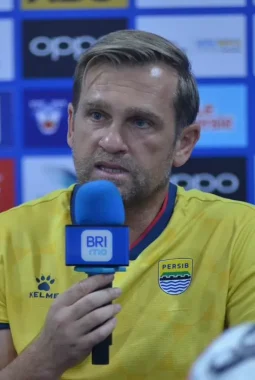Persib Bandung Cari Pengganti Frans Putros, Igor Tolic: Bursa Transfer Masih Terbuka