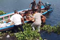 Proses evakuasi satpam Waduk Jatiluhur Purwakarta yang ditemukan tewas (Dok. Warga)
