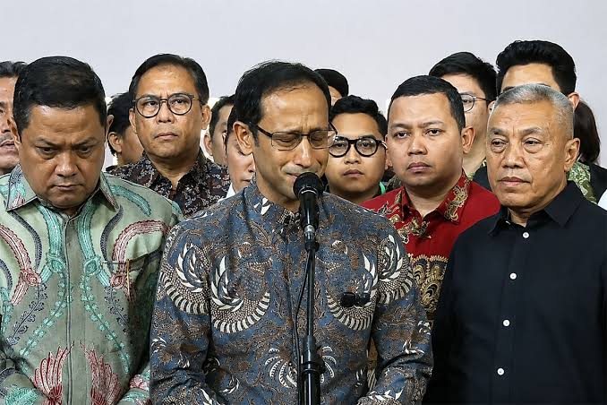 Eks Mendikbudristek Nadiem Makarim menahan tangis usai divonis 10 tahun penjara, Selasa (30/6/2026) (Tangkapan Layar)