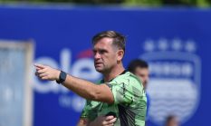 Persib Buka Suara soal Lapangan Latihan yang Dikeluhkan Igor Tolic