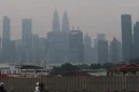 Pemandangan Kuala Lumpur yang diselimuti kabut asap, pada 11 Agustus 2026.