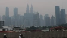 Pemandangan Kuala Lumpur yang diselimuti kabut asap, pada 11 Agustus 2026.