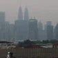 Pemandangan Kuala Lumpur yang diselimuti kabut asap, pada 11 Agustus 2026.